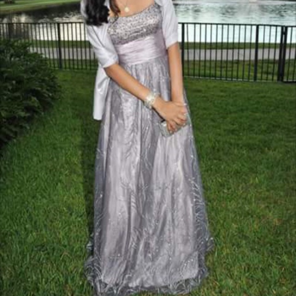 Caché Evening Gown